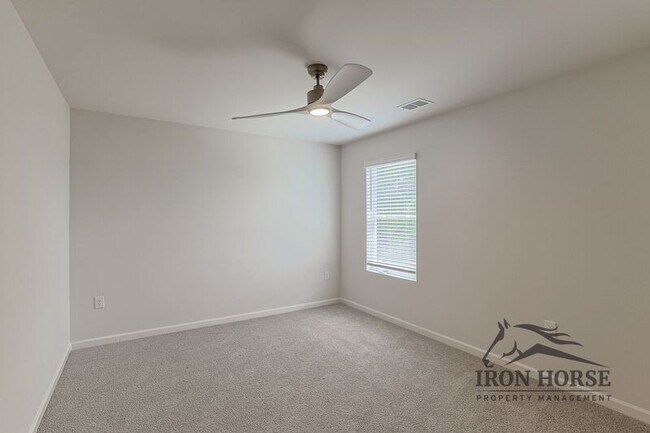 Building Photo - 835 Baker View Ln