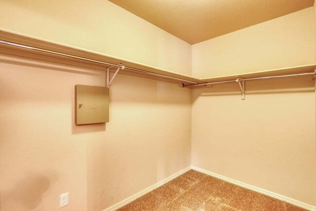 Building Photo - Cozy and Beautiful Home-3217 Willie Cager El Paso, Texas 79938 Lease today!