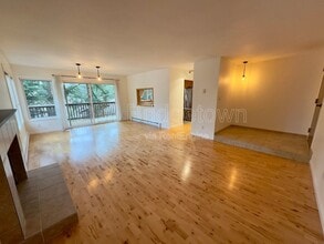 Building Photo - 307 Cervantes Cir