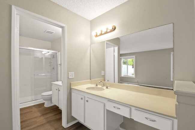 Building Photo - Beautiful Single-Level Detached Home in Villa Pacifica For Lease