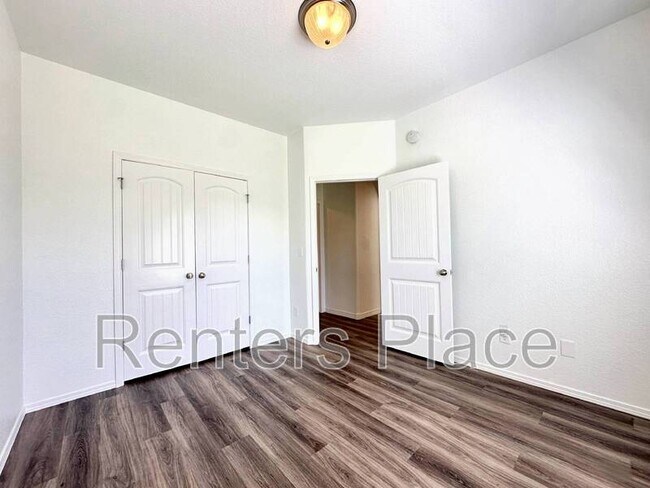 Building Photo - 11006 S Madison St