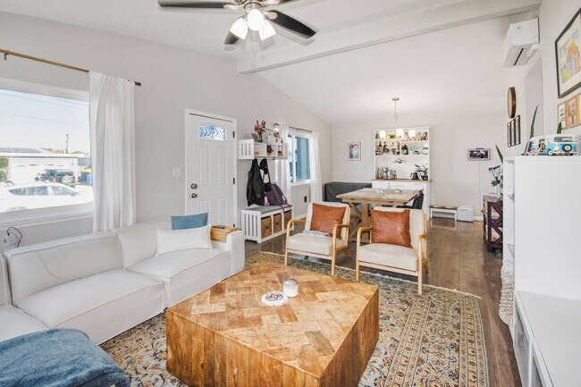 Building Photo - 2131 Ilex Ave