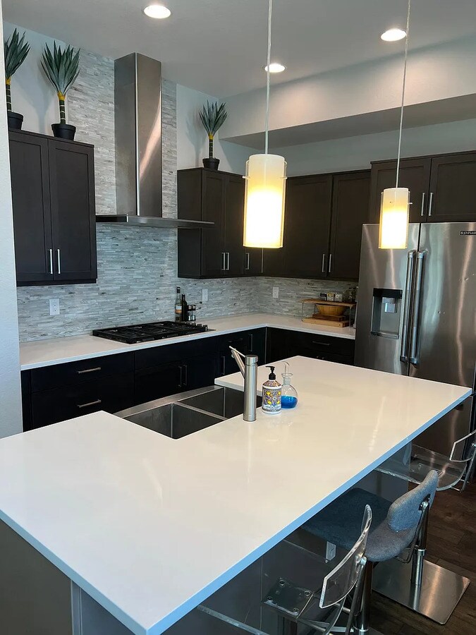 Building Photo - 1962 W 67th Pl