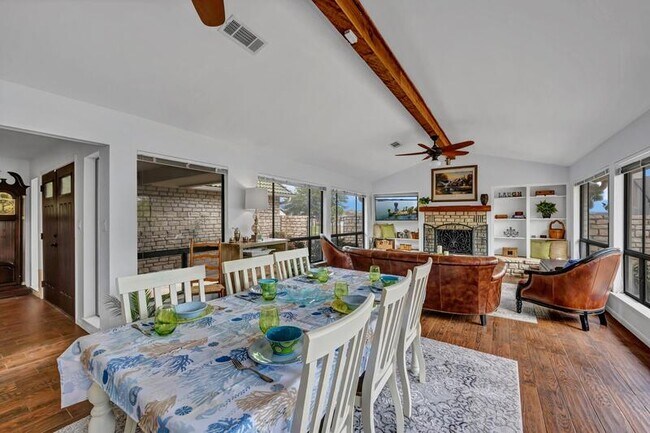 Building Photo - 202 Lighthouse Dr
