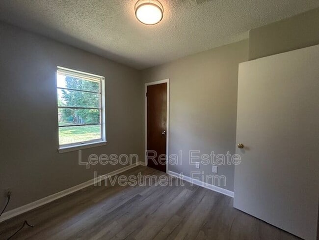 Building Photo - 2107 Orbit Dr