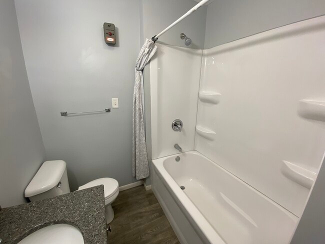 Building Photo - 19418 Newtown Rd