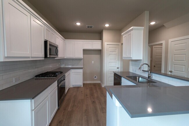 Building Photo - 1140 Enchanted Rock Ln
