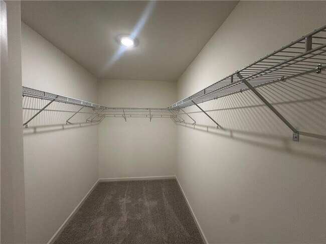 Building Photo - 199 Champions Blvd