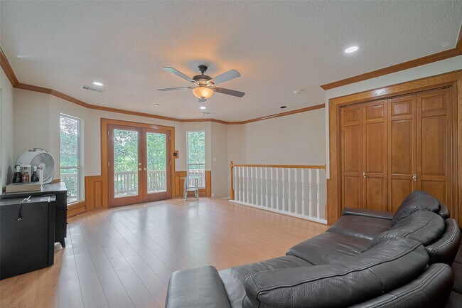Building Photo - 1123 Horseshoe Dr