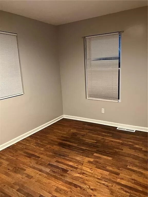 Building Photo - 828 Barnett Ave