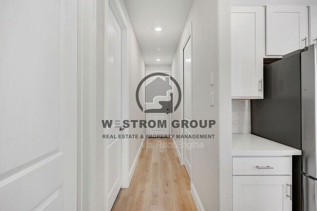 Building Photo - 430 Cherry Laurel Dr