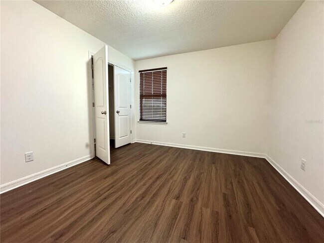 Building Photo - 5673 Elsinore Way