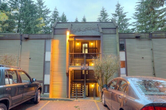 Primary Photo - Condo for Rent in Bellevue Area! FRIST MON...