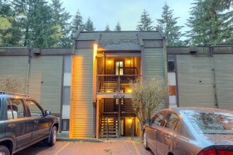Building Photo - Condo for Rent in Bellevue Area!