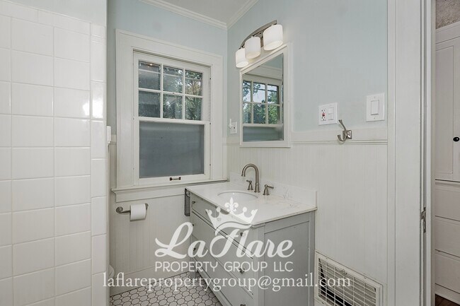 Building Photo - 3730 Wyckliffe Pkwy