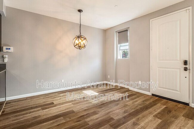 Building Photo - 1520 Santa Carolina Rd