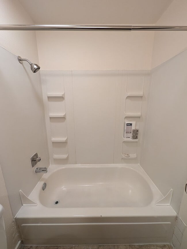 Building Photo - 1212-1214 E Boyd Ave