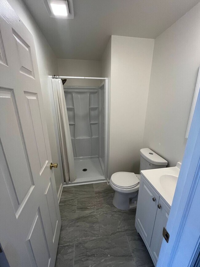 Building Photo - Beautifully Renovated 4 Bedroom | 3.5 Bathroom Home – Modern Finishes & Spacious Layout