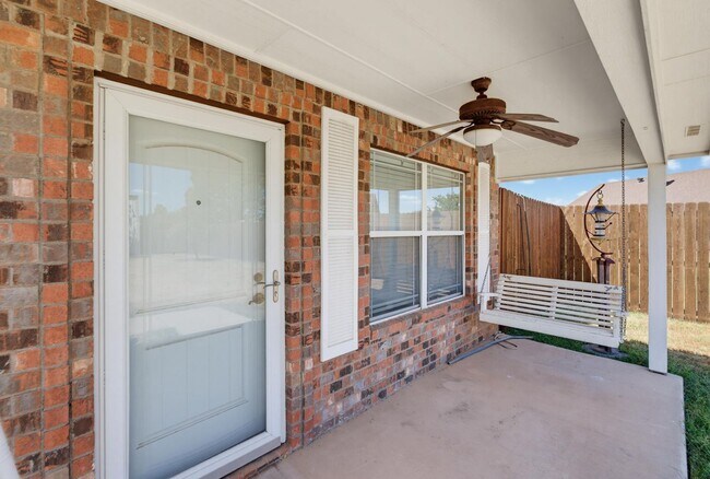 Building Photo - 286 Pilgrim Rd