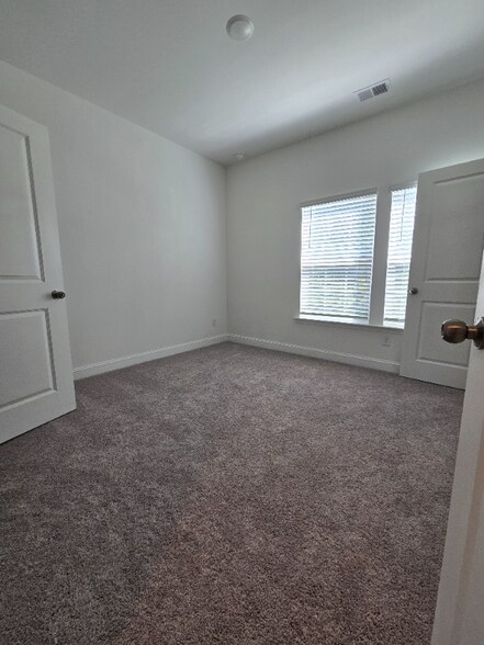 Building Photo - 3116 Butler Hl Dr