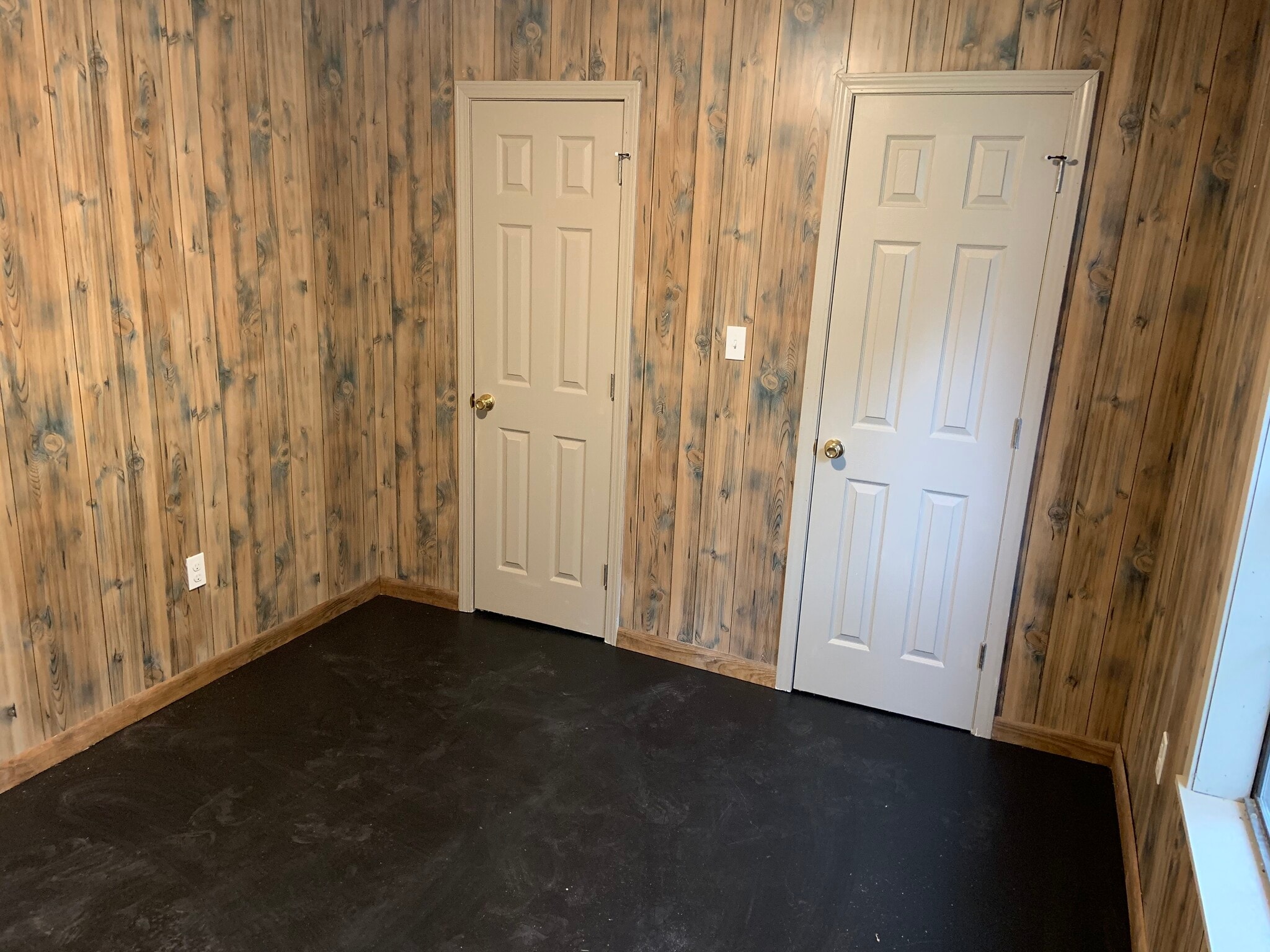 Building Photo - 614 N 13th Ave