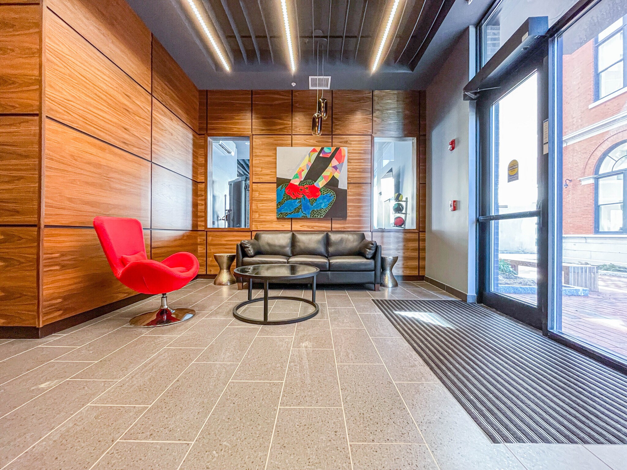 Building Photo - 5 India St