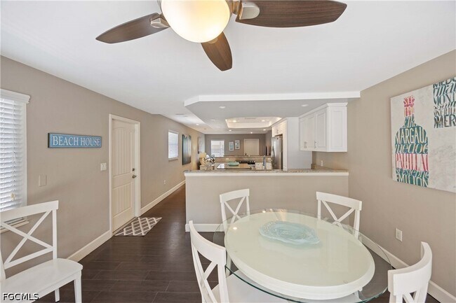 Building Photo - 856 104th Ave N