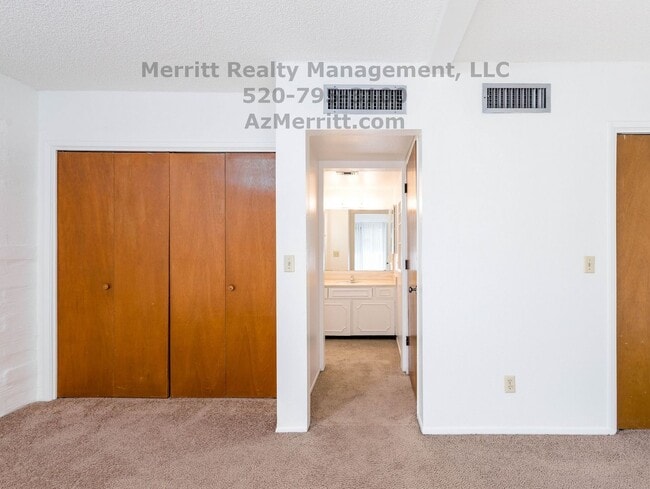 Building Photo - Spacious 2-Bedroom Townhome – Available Now!