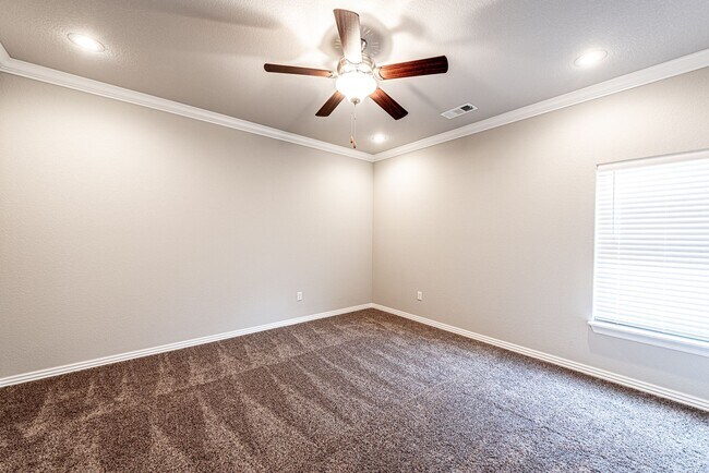 Building Photo - 505 W Laurel Ave, Rogers, AR 72758