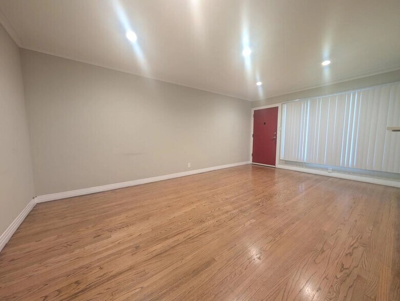 Building Photo - 1509 Orange Grove Ave