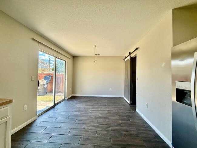 Building Photo - Spacious Two-Story Home: 4 Beds, 2.5 Baths...