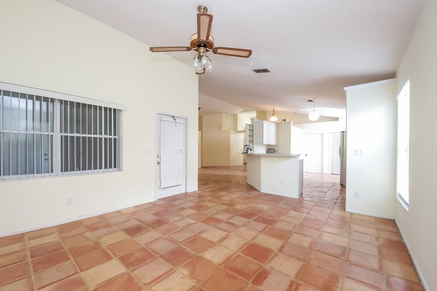 Building Photo - 539 Brightview Dr