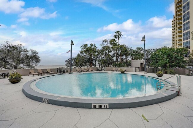 Building Photo - 4141 Bayshore Blvd