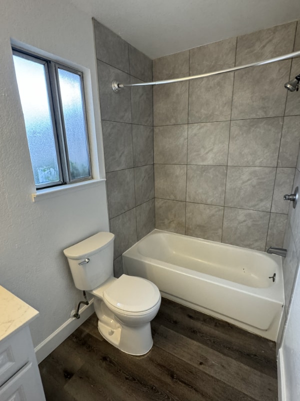 Building Photo - 1807 Crestwood Ave