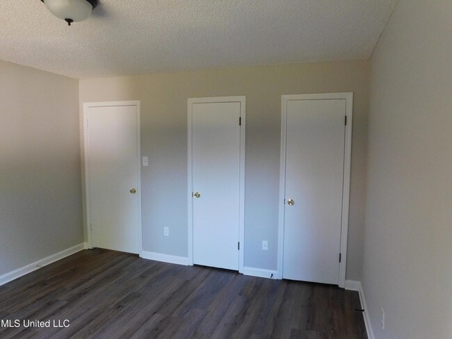 Building Photo - 6510 Heather Rd