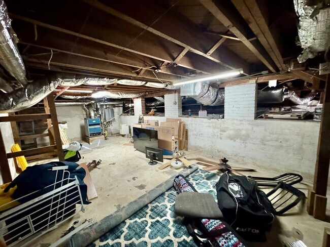Building Photo - 9251 Atwood Ave