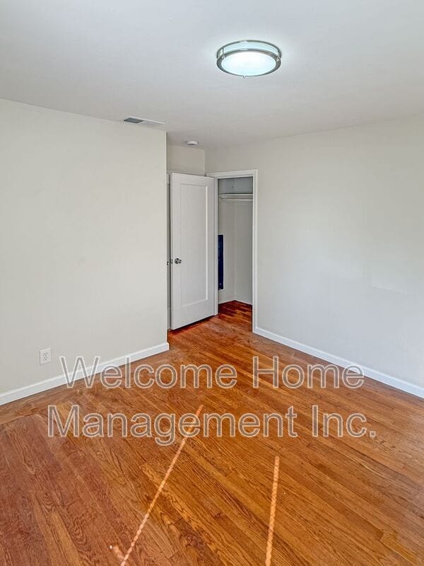 Building Photo - 184 Farrelly Dr