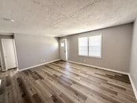 Building Photo - 5941 Raytown Rd