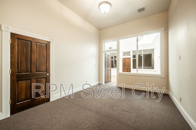 Building Photo - 226-228 S Union Ave