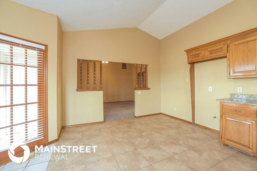 Building Photo - 2713 Amber St