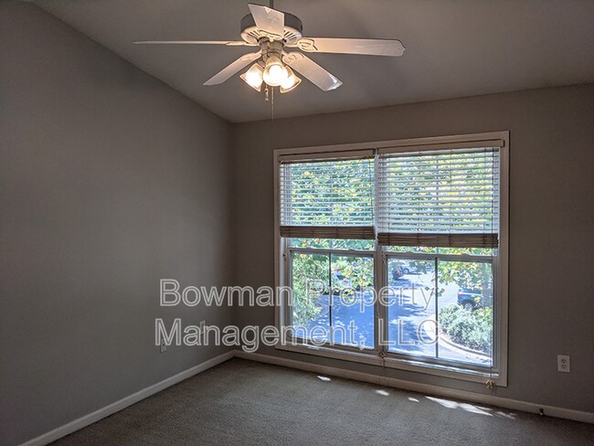 Building Photo - 660 S Barnett Shoals Rd
