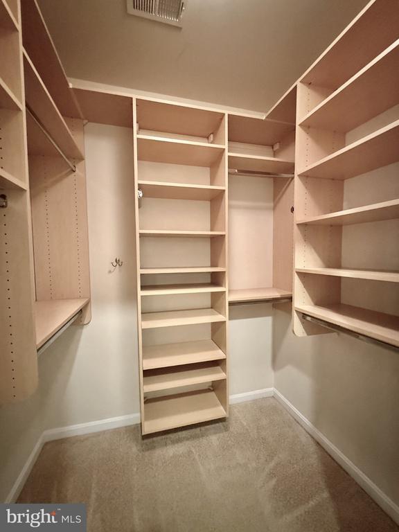 Building Photo - 9720 Holmes Pl