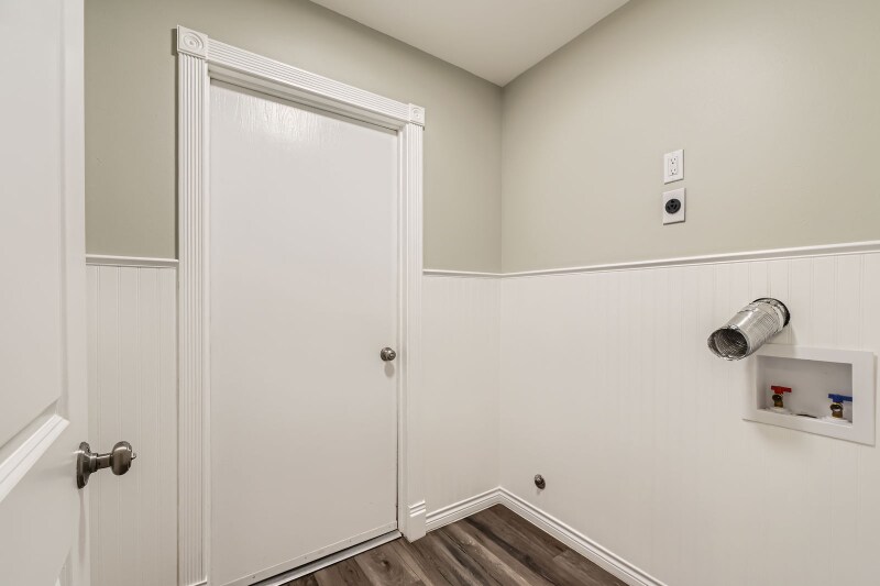 Building Photo - 7801 Wycombe Dr