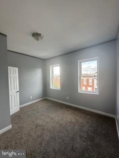 Building Photo - 702 N Kenwood Ave