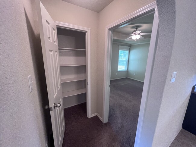 Building Photo - 133 Meadow Dr