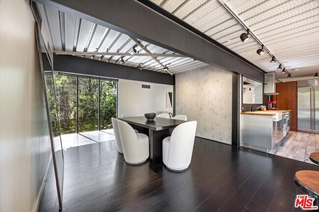 Building Photo - 4046 Stoneybrook Dr