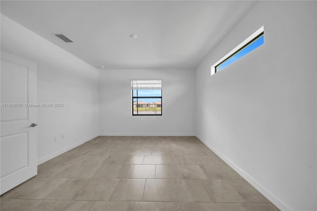Building Photo - 19553 Hinkley Dr