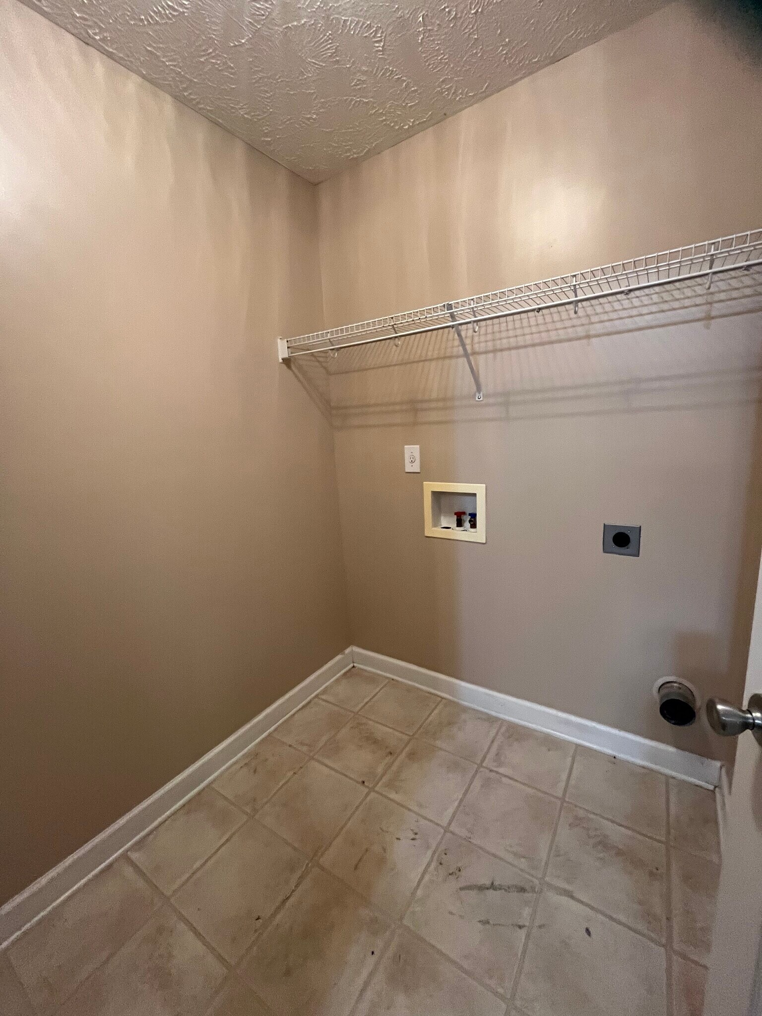 Building Photo - 1830 Balmoral Dr