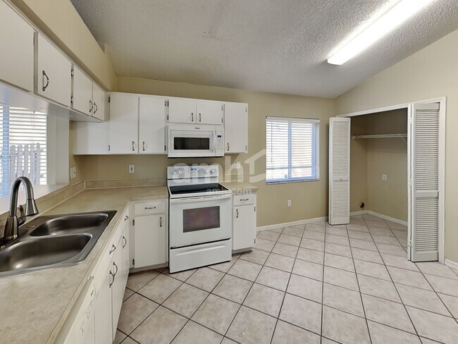 Building Photo - 1821 Rudder Dr