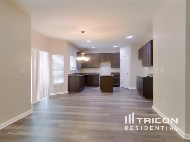 Building Photo - 10 Moonrise Crossing